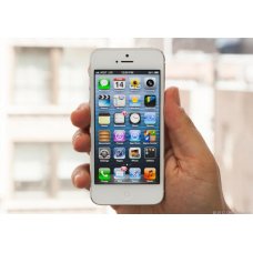 Поставщики не справляются со спросом на iPhone 5