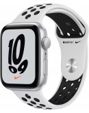 Apple Watch Nike SE 2021, 40 мм, корпус из алюминия серебристого цвета спортивный ремешок Nike цвета «чистая платина/чёрный» (MKQ23)